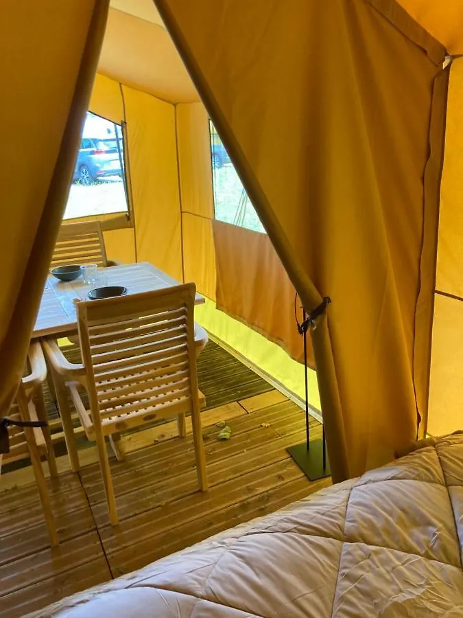 مكان تخييم Oh! Campings - Camping Paradis A L'Ombre Des Tilleuls Peyrouse فرنسا