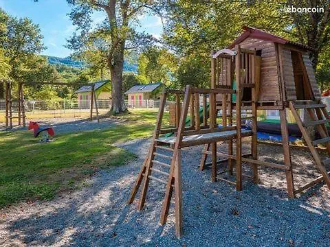 مكان تخييم Oh! Campings - Camping Paradis A L'Ombre Des Tilleuls Peyrouse