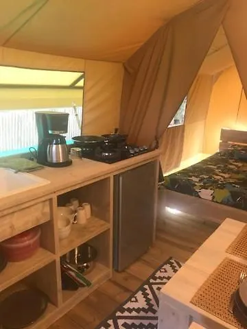 Oh! Campings - Camping Paradis A L'Ombre Des Tilleuls Peyrouse 0*,  فرنسا