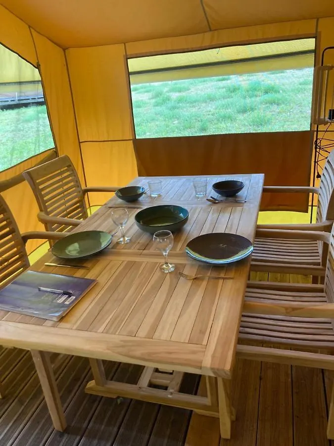 مكان تخييم Oh! Campings - Camping Paradis A L'Ombre Des Tilleuls Peyrouse فرنسا